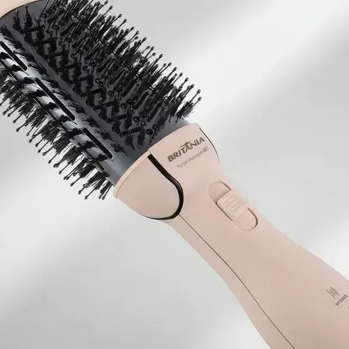 Escova Secadora e Modeladora Britânia 4 em 1 Anti Frizz Brilho e Maciez Bec07r 1300W 127v/220v