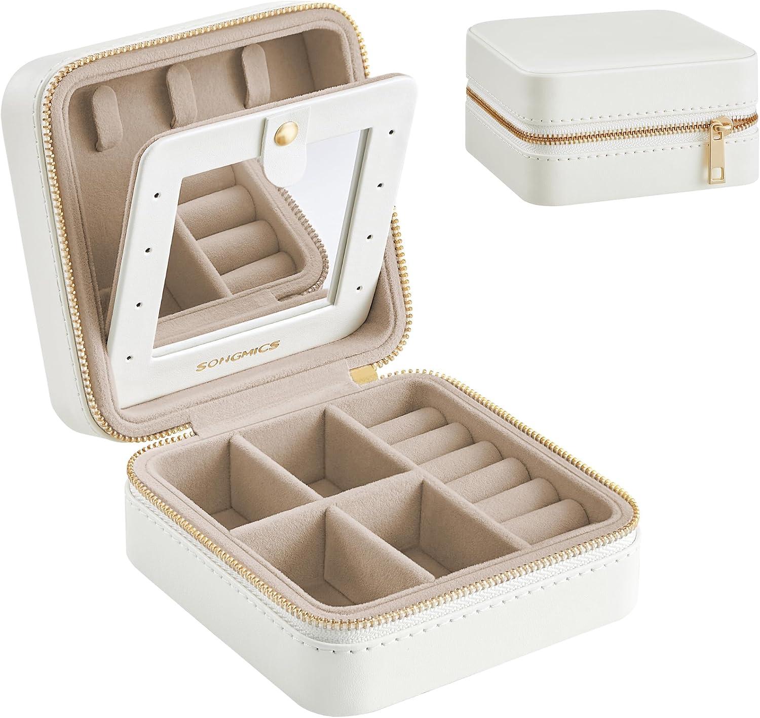 SONGMICS Caixa de Joias de Viagem 11,4 x 11,4 x 5,5 cm com Espelho Interno, Estojo de Joias em Couro PU para Mulheres, Organizador Pequeno, Portátil, Ideia de Presente, Branco Nuvem BRJBC146BEV2
